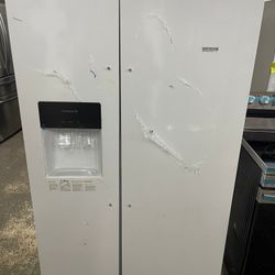 Frigidaire 36in Side By Side Refrigerator In White 