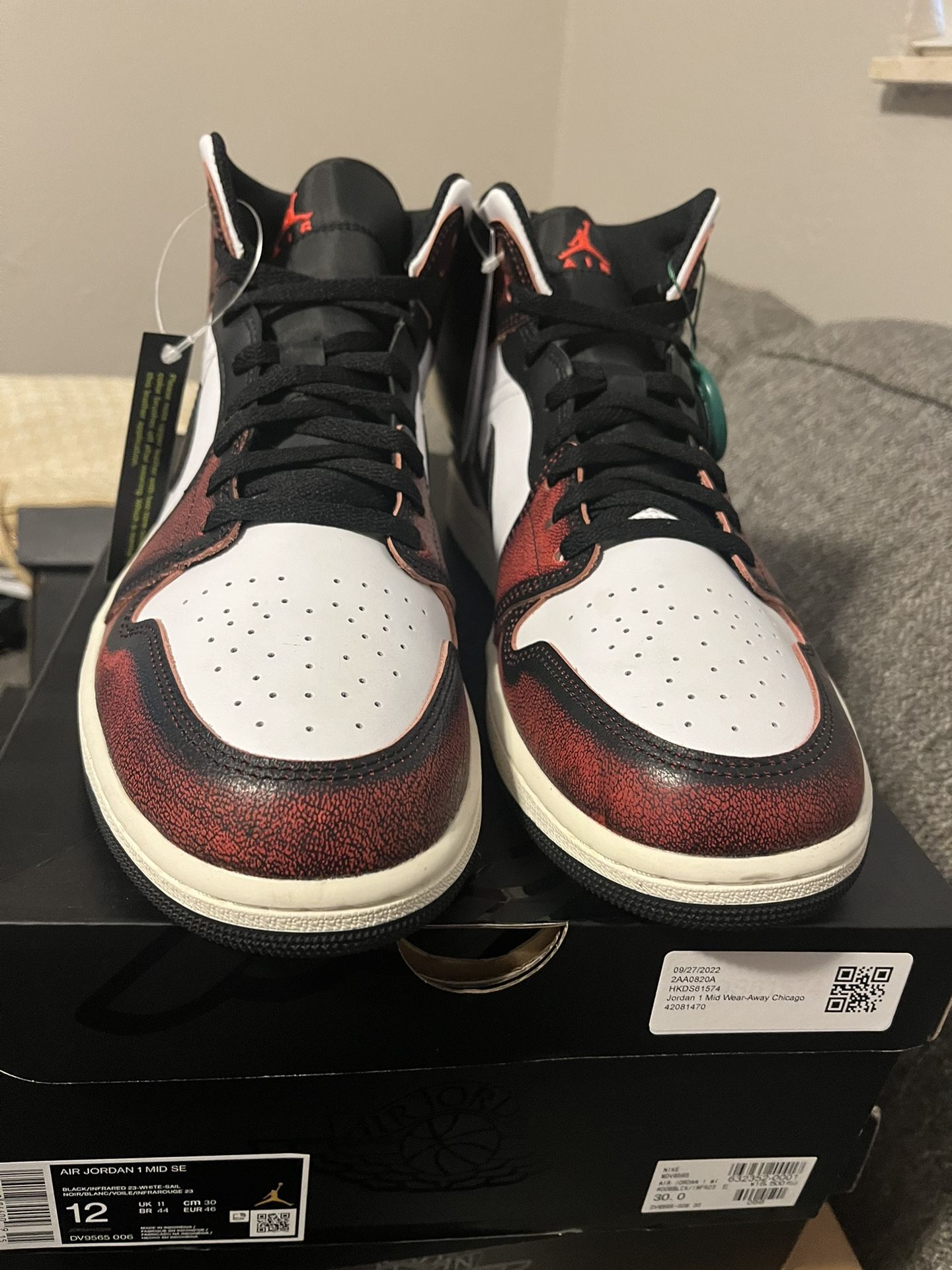 Jordan Mid Wear Away, Size 12, New