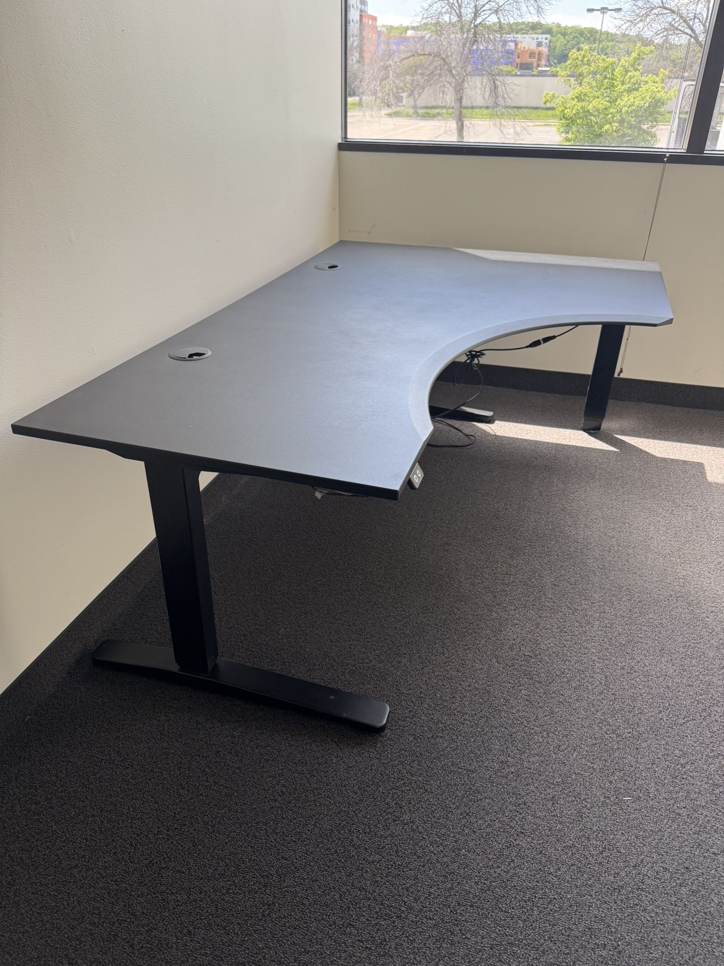 Uplift Adjustable Sit To Standing Desk - Right Side Curved Corner Desk - Retails $1,100+
