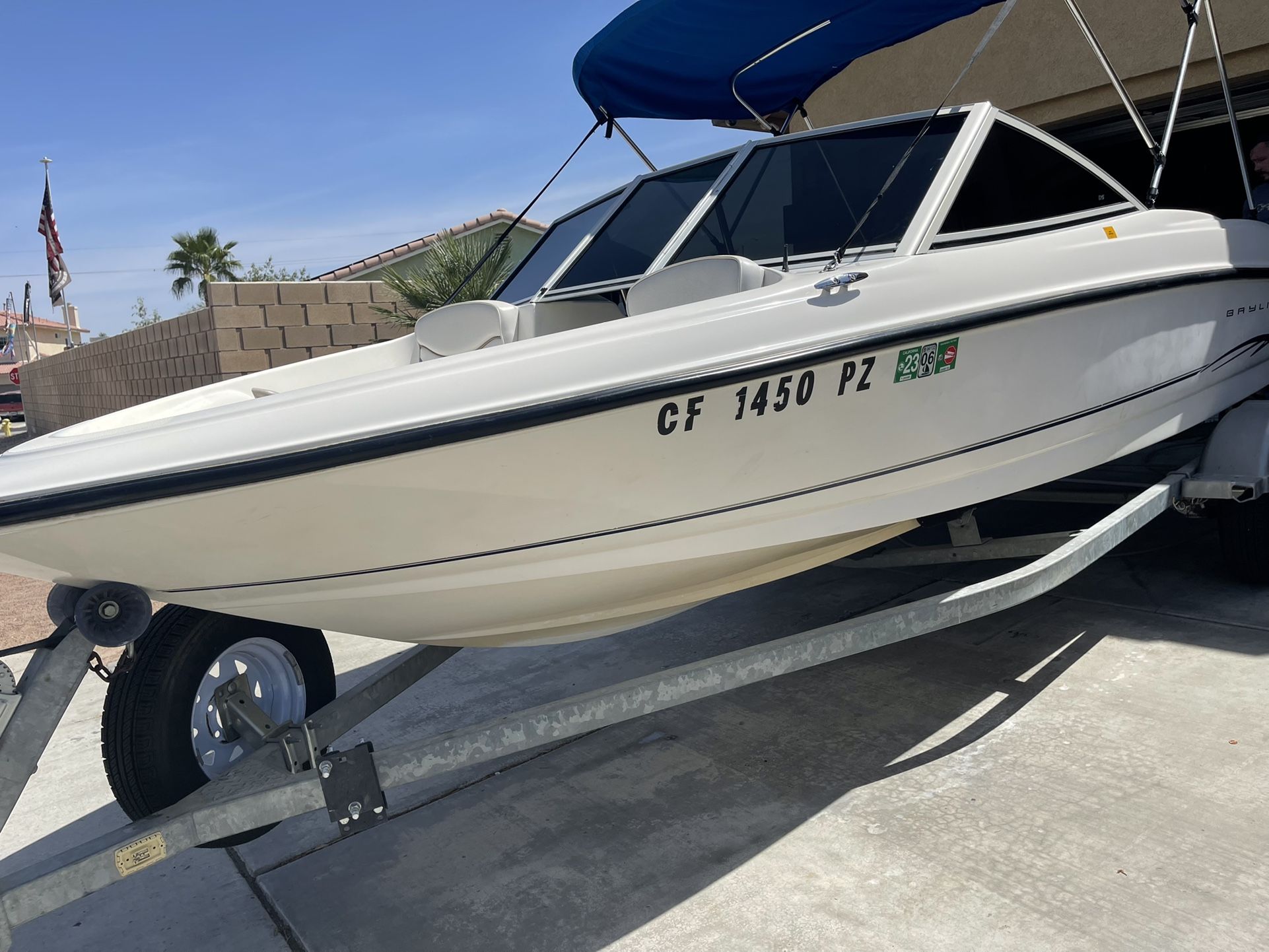 Bayliner 2002 ( No TRADES)