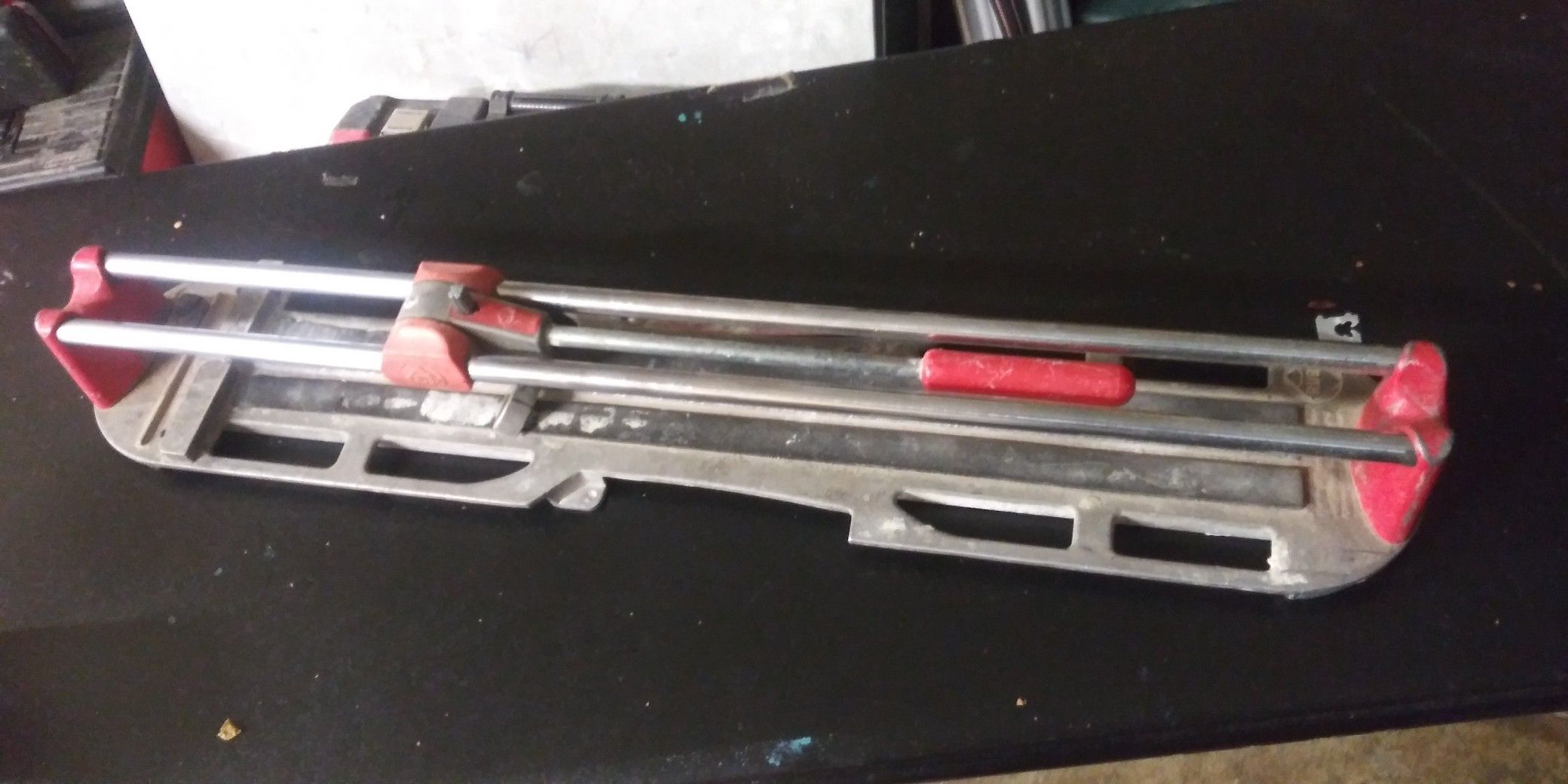 Ruby manual tile cutter