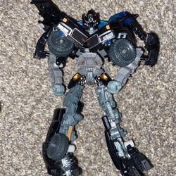 Transformers IRONHID Voyager Class 2011 Dark of the Moon Autobot