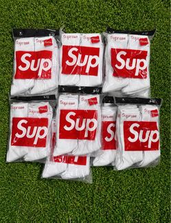 Supreme x Hanes White Crew Socks – 6 Packs