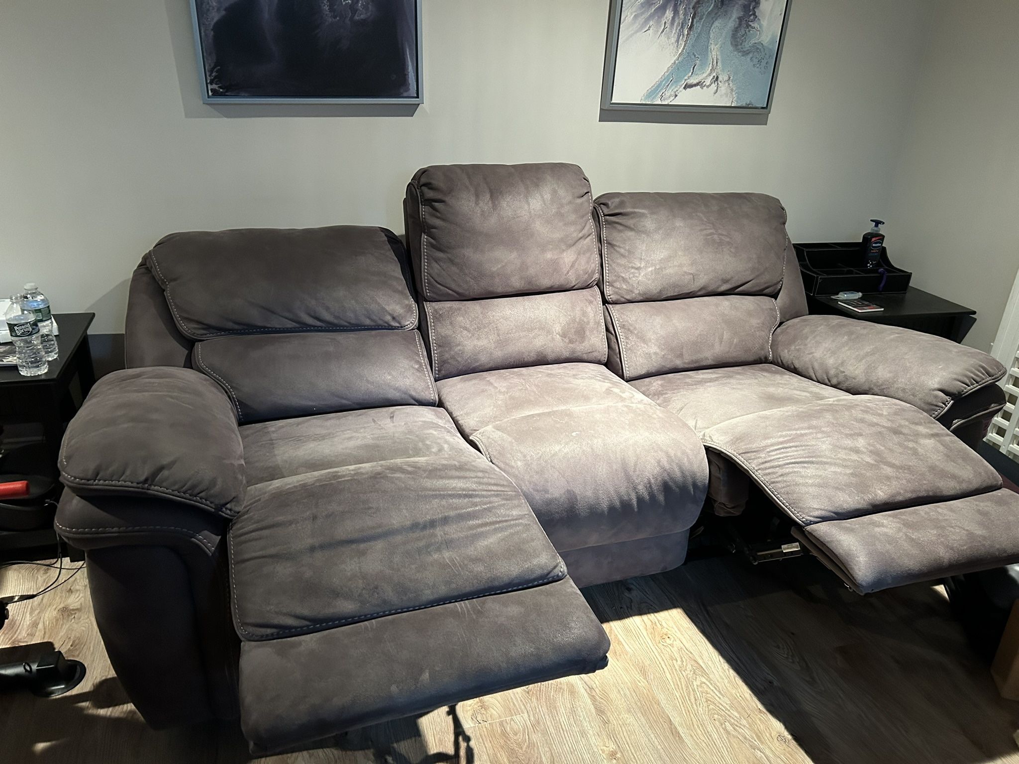Ray our And Flanagan Power Reclining Couch