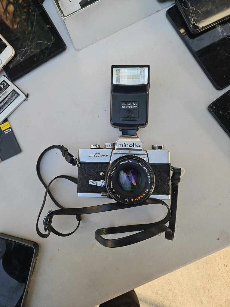 Minolta SRT202 SLR Film Camera w/ MC ROKKOR-X PF 50mm f/1.7 Lens