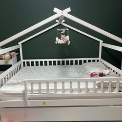 Kids House Bed With Trundle 