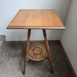 Beautiful Two-Tier Oak Table 29"H Top is 16" x 16"
