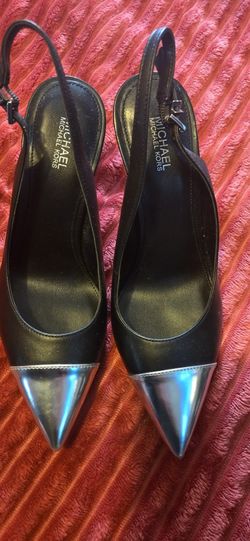 Size 6 , BLACK
