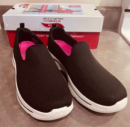 NEW Skechers Go Walk Arch Fit Slip-Ons Comfort Size 11 Women’s Black White NWB