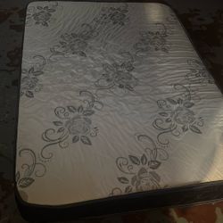 Full Size Bed With Bed Frame 