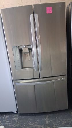 Nice LG French doors stainless steel refrigerator