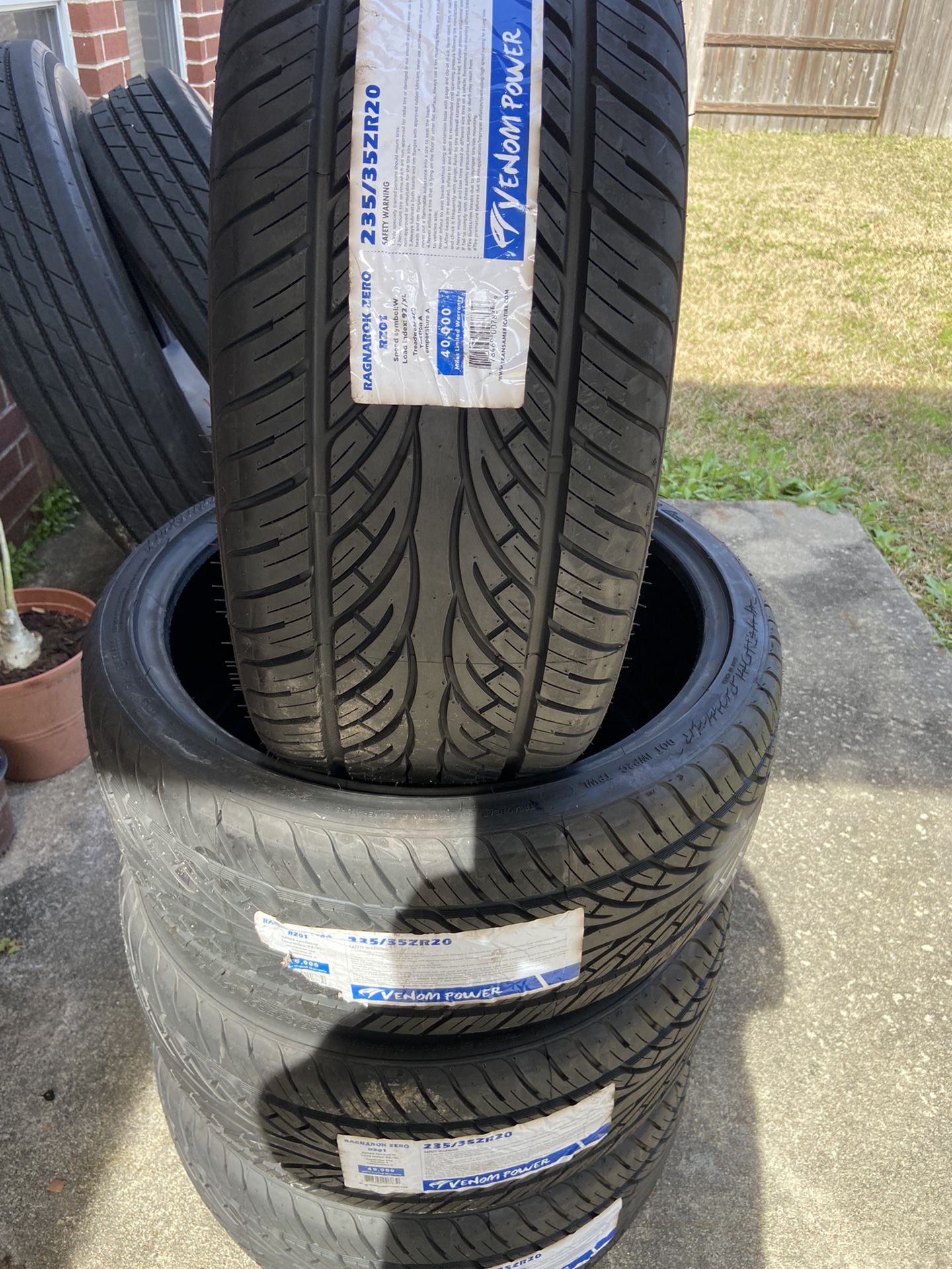 SET OF 4 NEW 235/35/ZR20 Venom Power Tires $450 CASH