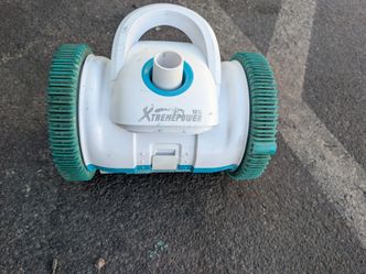 XtremePower US Pool Vacuum