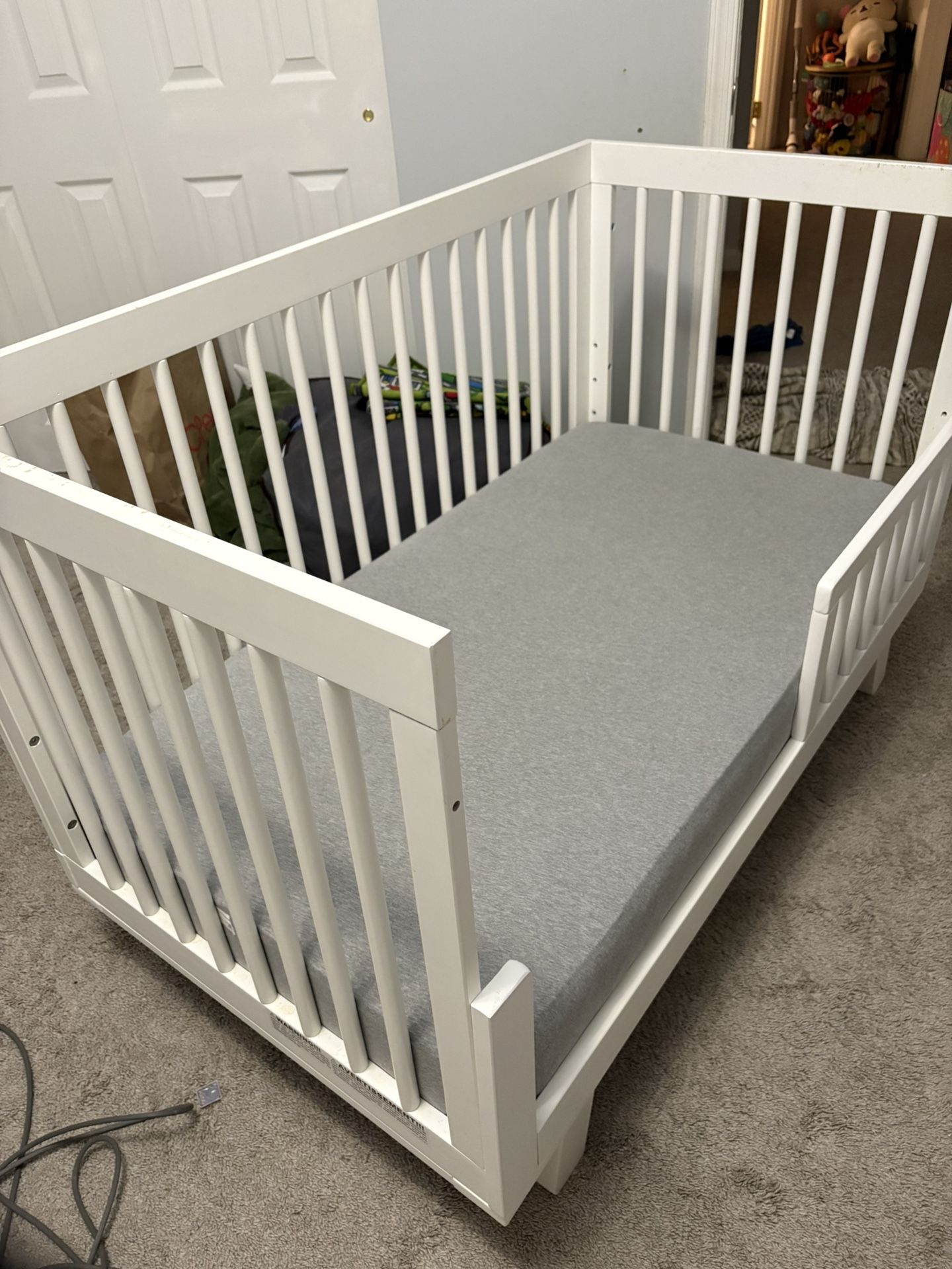 Convertible Crib/toddler Bed