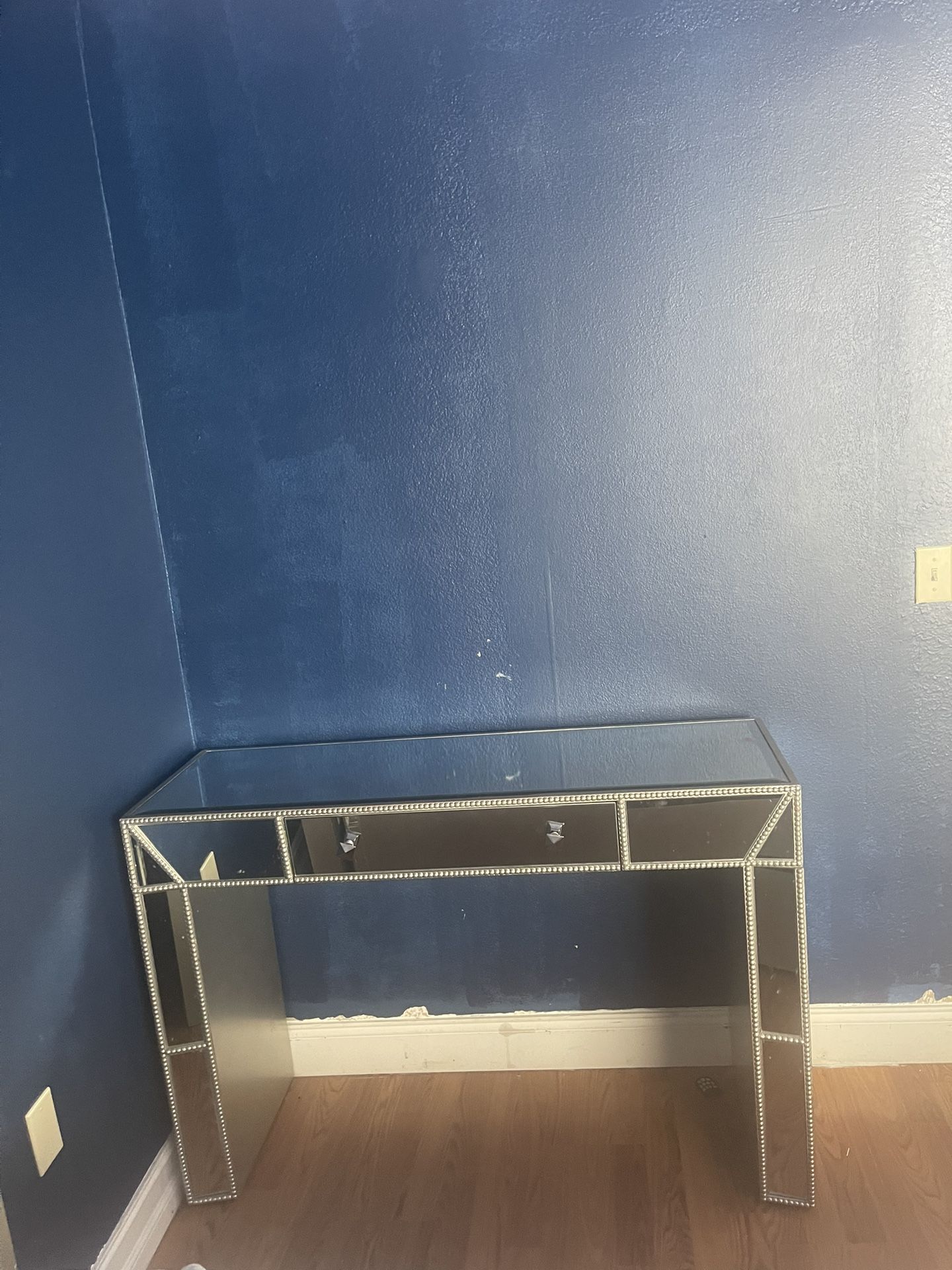 elling queen sized bed,night stand, and desk