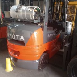 FORKLIFT TOYOTA 5000# Triple Mast 