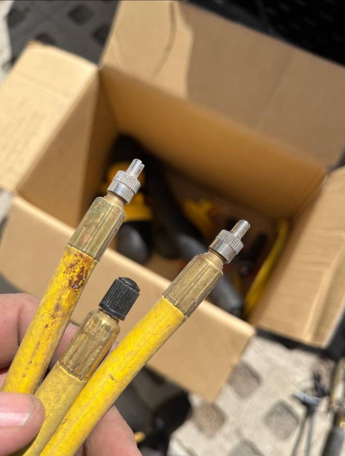Plumbing Test Plugs And Balloons - Tools