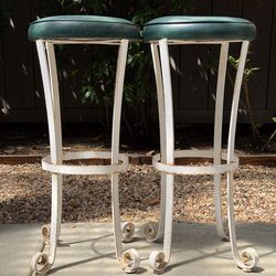 Indoor or outdoor Vintage Metal Stools – Retro Green + Iron Base (Set of 2)