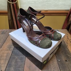 Alfani Women's olive green/brown heel, shoe size 7.5