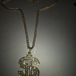 Gold Chain with diamond pendant