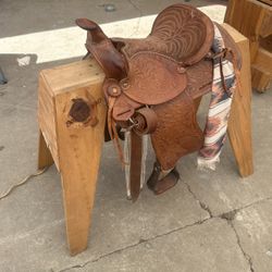 Saddle 