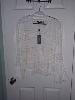 Badgley Mischka White Lace Bell Sleeve Top
