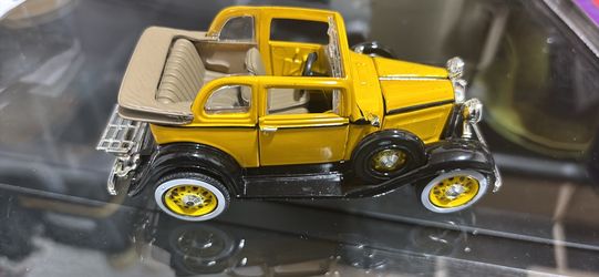 1932 ford convertible sedan 1/32