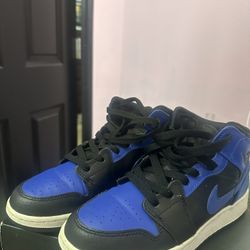 4Y Air Jordan 1 Mid (GS)