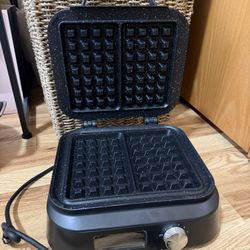NEW Waffle Maker