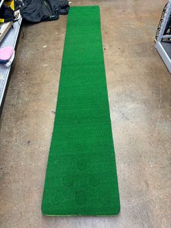 Golf putting mat