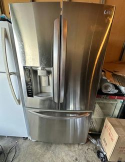 LG Stainless Steel French Door Refrigerator with Water Dispenser