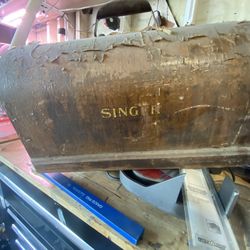 Singer Sewing Machine 