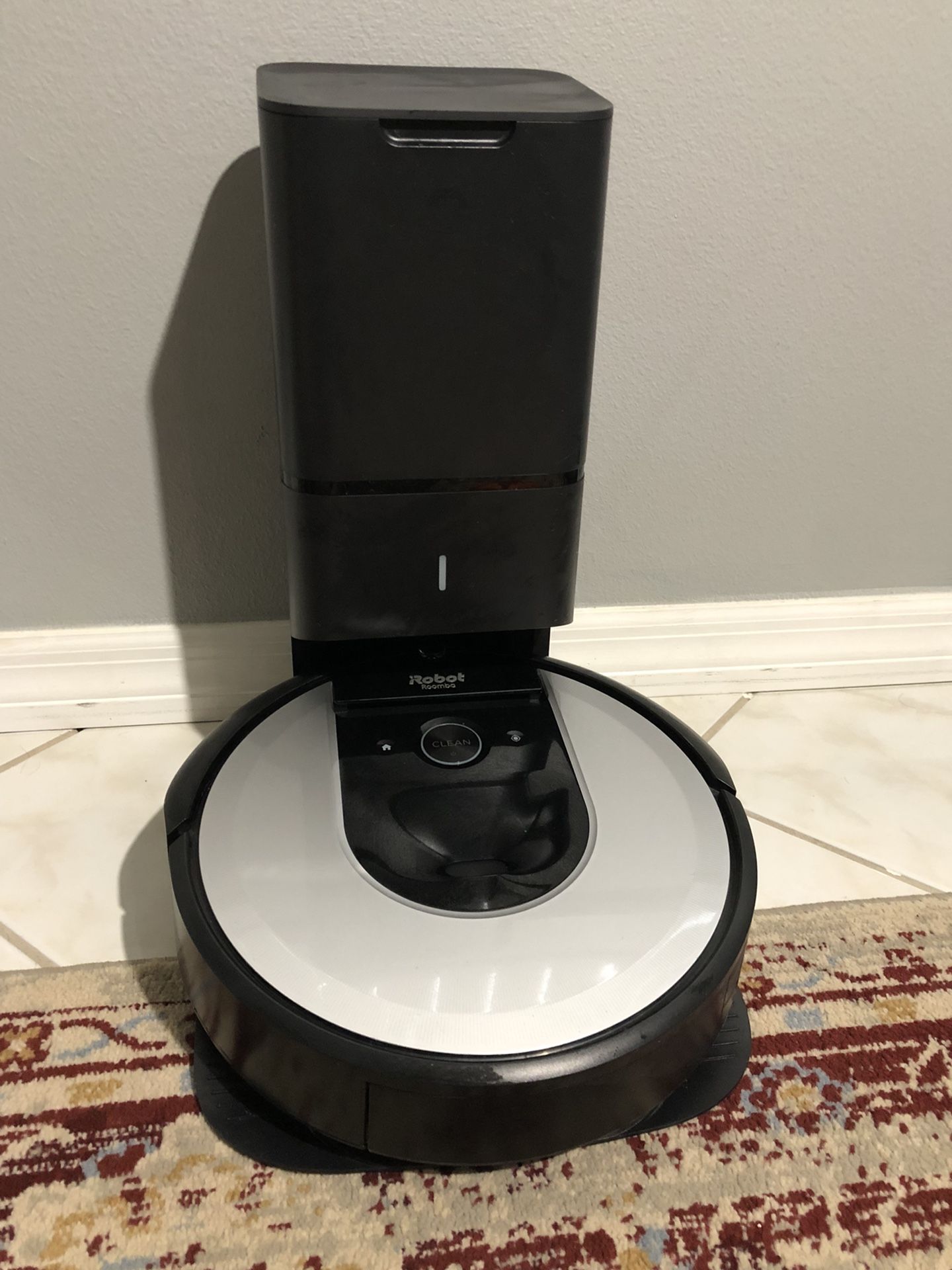 iRobot Roomba I6 (6150) Wifi Connected Robot Vacuum for Sale in Pinellas  Park, FL - OfferUp