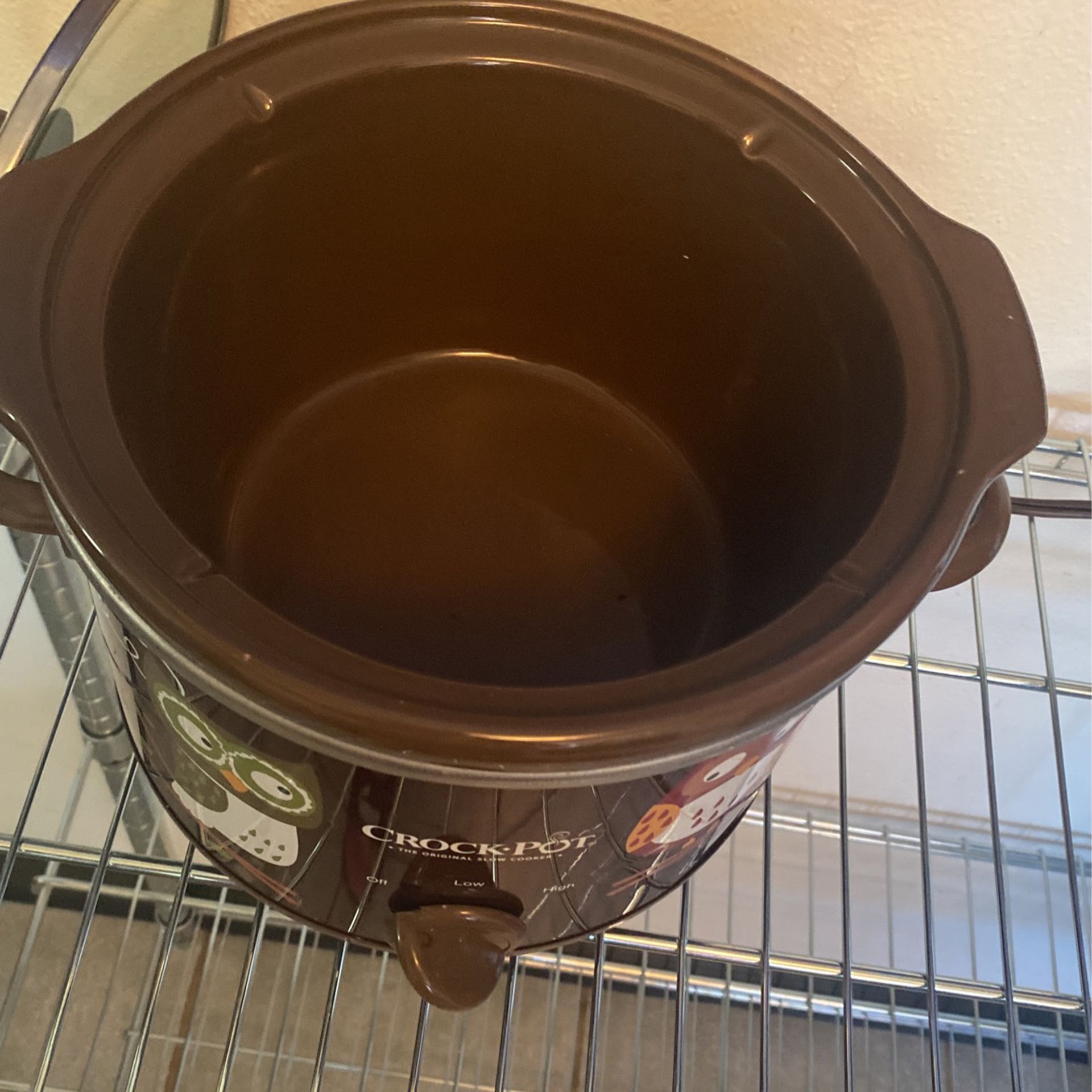 Cute Black And White Crockpot for Sale in Portland, OR - OfferUp