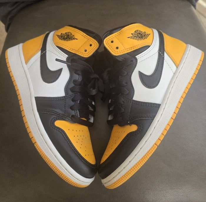 Air Jordan 1s Retro Size 3.5youth