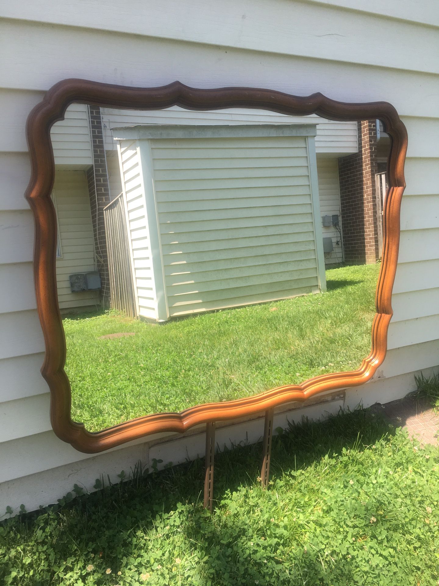 Dresser mirror / can be used w or without dresser. Hardware removable