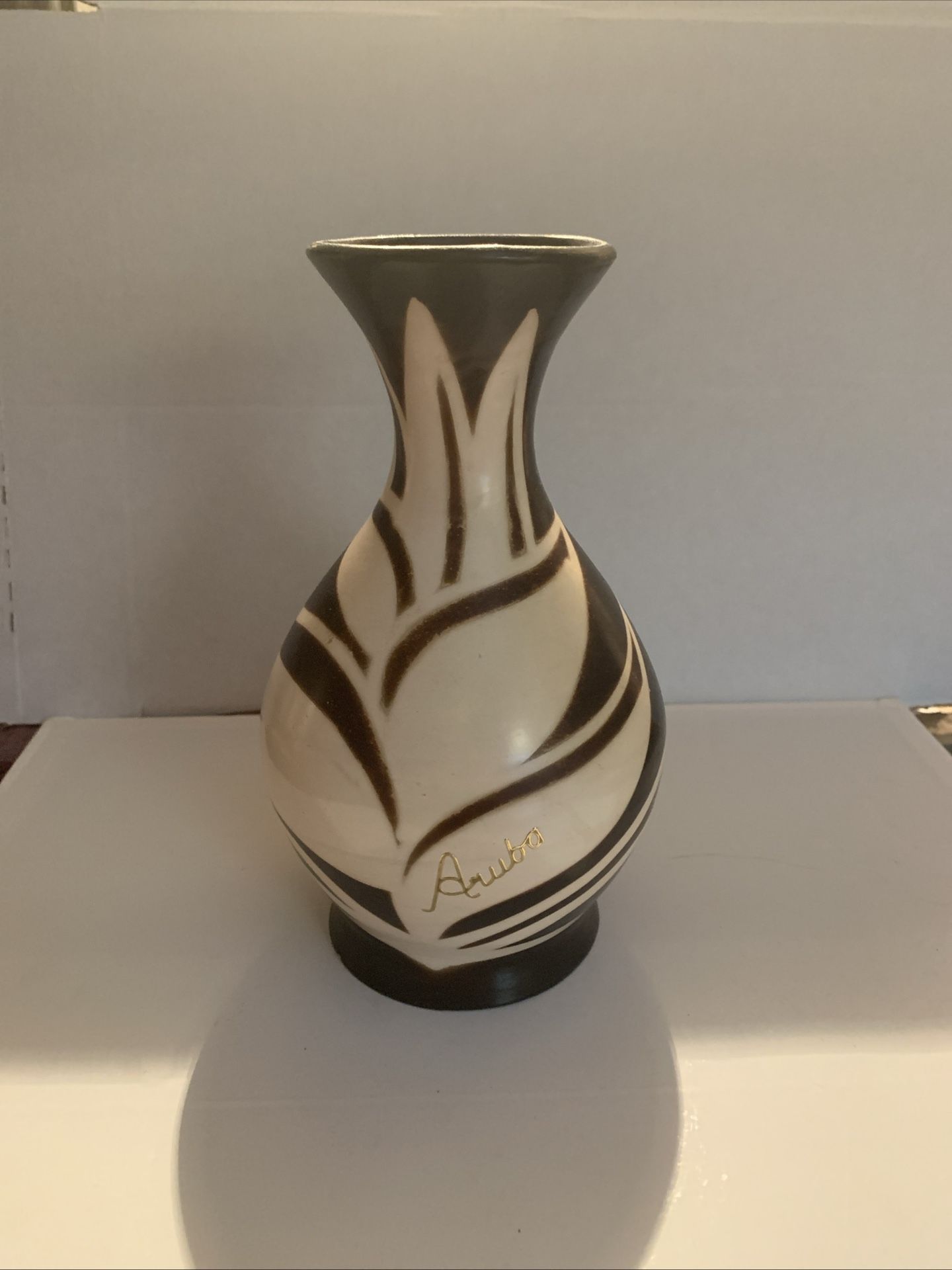 Vintage Aruba Brown Vase7.5”