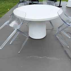 Dinning Table 