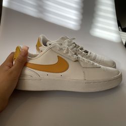 Nike Court Blanc Size 7
