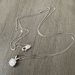 Solitaire necklace