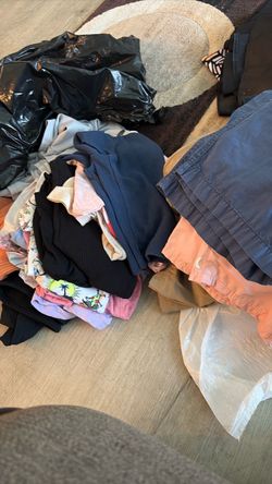 Tons of kids clothes small med boys 10 12