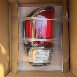 OEM Toyota Tacoma Taillight (2016–2023)