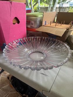 Glass fruit bowl