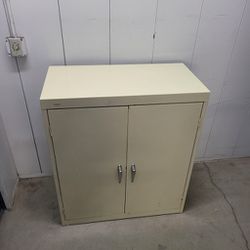 Metal Storage Cabinet With Key 1 Adjustable Shelve