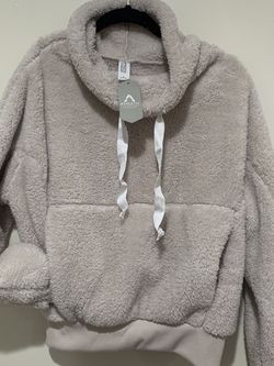 New Soft Sweater Size Small