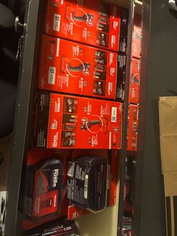 Come get 8 hours battery’s  125 for drill 90 for 8h 1200 for everything