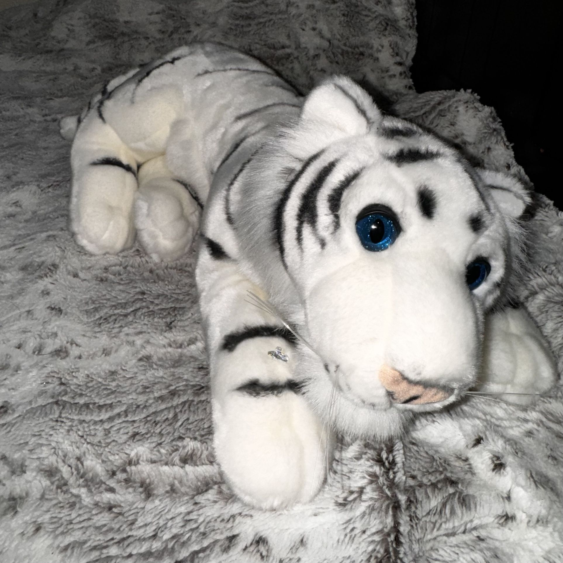 White Tiger Plush LEOSCO Stars in the Wild Blue Eyed White Tiger 21" Plush