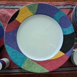 36-Piece Mikasa California Currents (M5101) Excellent condition, rarely used. *Apopka Pick-Up*