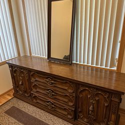Vintage Chest Drawer With Mirror 