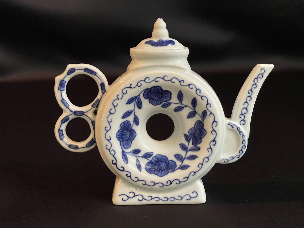 Antique Chinese Qing Dynasty Guangxu Blue White Porcelain Teapot Mark